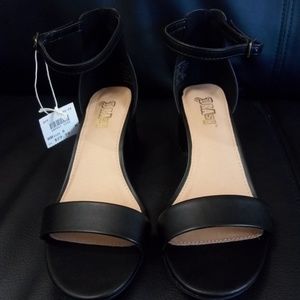 Brash 2" Chunky Heel Sandals Black - Pleather